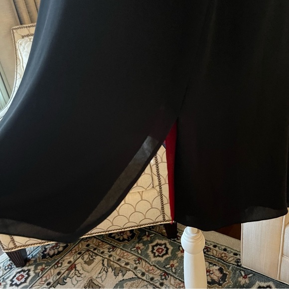 Catherines Reversible Burgundy & Black Sleeveless Blouse - Picture 9 of 16